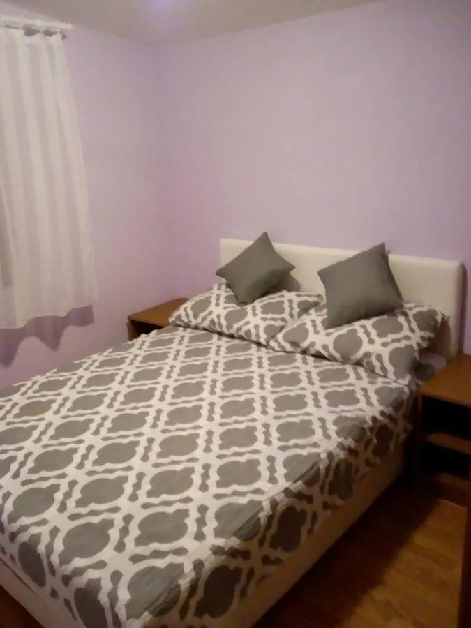 דירה Apartman Lana ויר קרואטיה