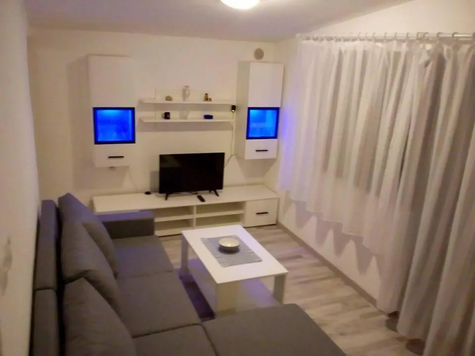 Apartman Lana ויר